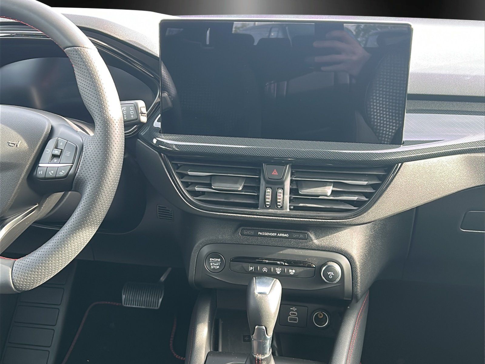 Fahrzeugabbildung Ford Focus 1.0 ST-Line X Aut./LED/ACC/AHK/KAMERA/NAVI