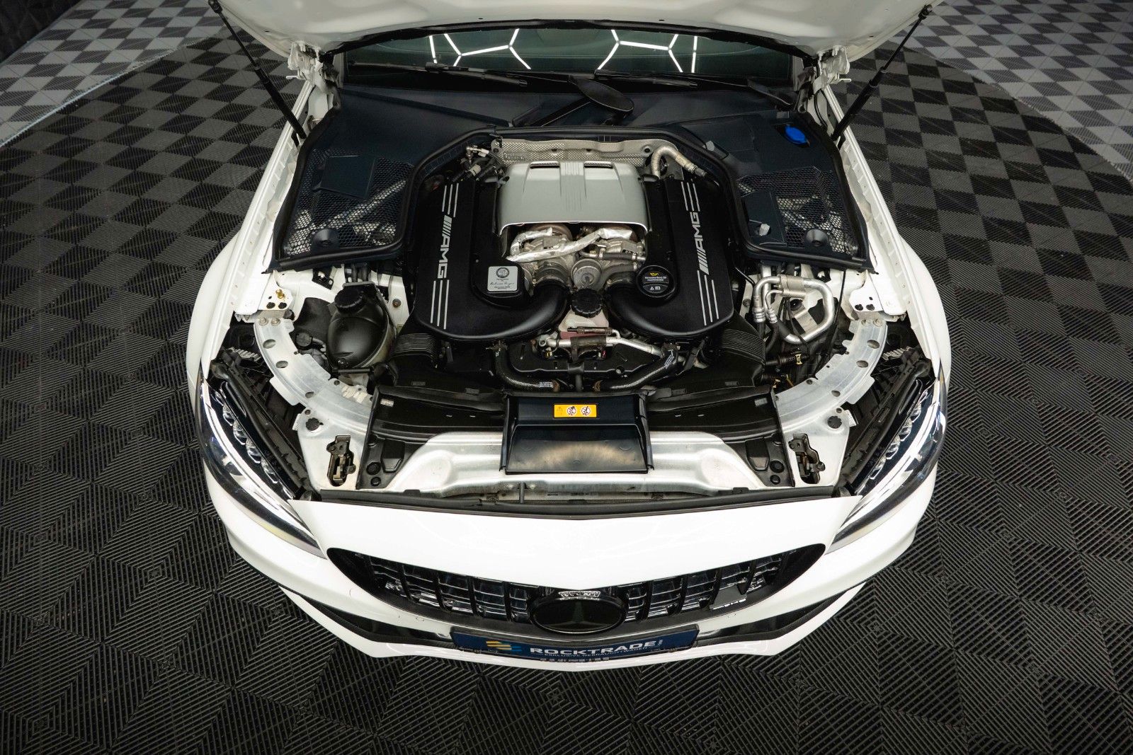 Fahrzeugabbildung Mercedes-Benz C 63 AMG Coupe Edition 1 Night Carbon *ACC*LED*