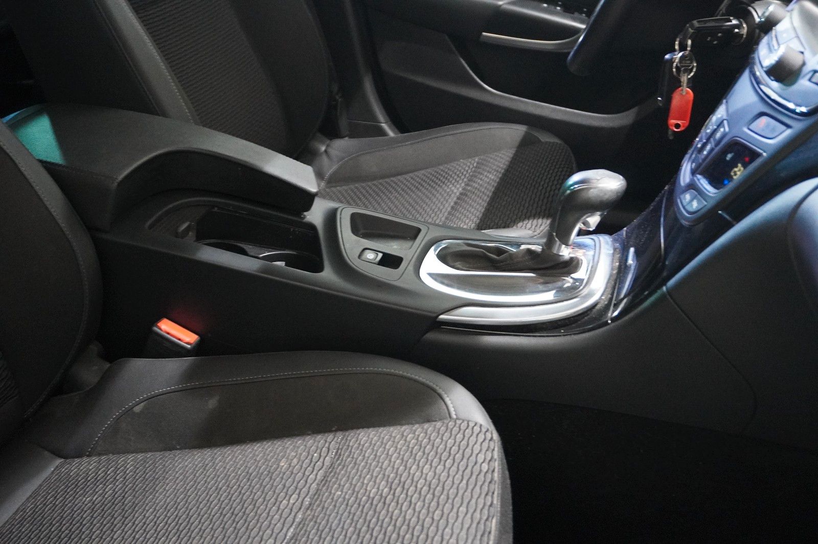 Fahrzeugabbildung Opel Insignia A ST 1.6 INNOVATION NAVI/LED/KAMERA/AHK