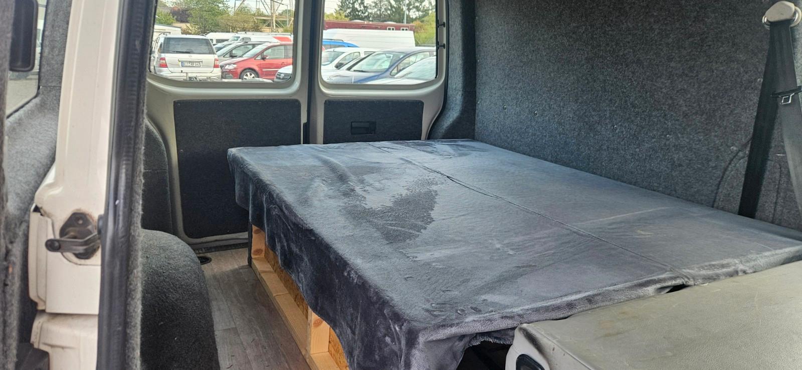 Volkswagen Transporter 2006 — photo 11