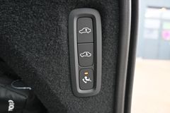 Fahrzeugabbildung Volvo XC90 B5 D AWD Autom Inscription*STDHZG*PANO*LUFT