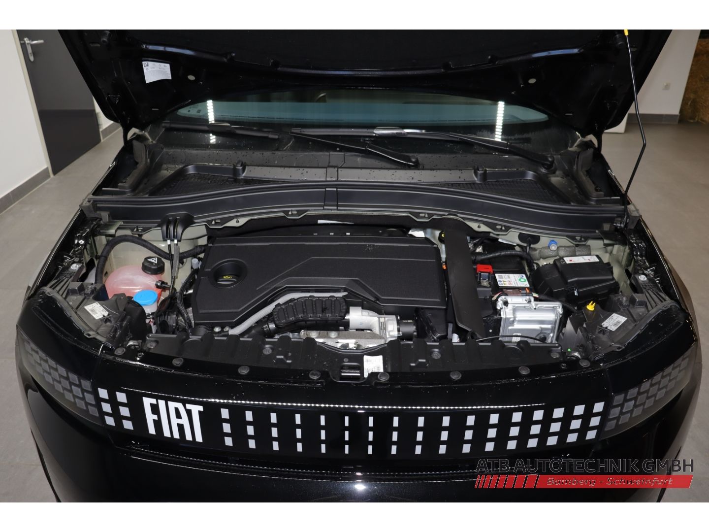 Fahrzeugabbildung Fiat Grande Panda La Prima Hybrid 1.2 eDCT Winter-Pak