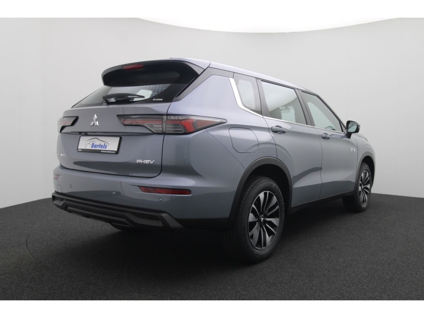 Fahrzeugabbildung Mitsubishi Outlander 2.4 PHEV 100 kW S-AWC Diamant ACC LED