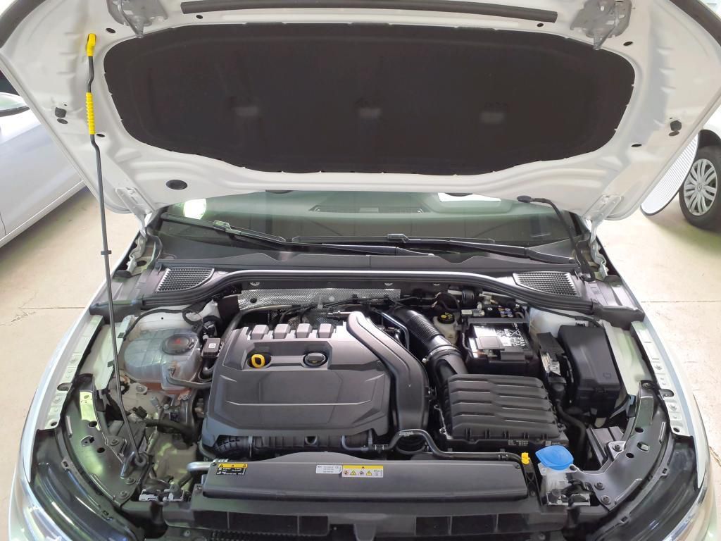 Volkswagen Golf Life 1.5 TSI RFK*PDC*Tempo*Klima*NAV*SH