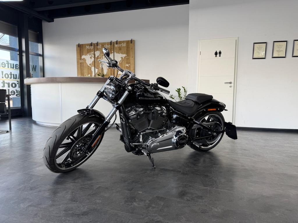 Harley-Davidson Breakout 114, Foto 2 von 24