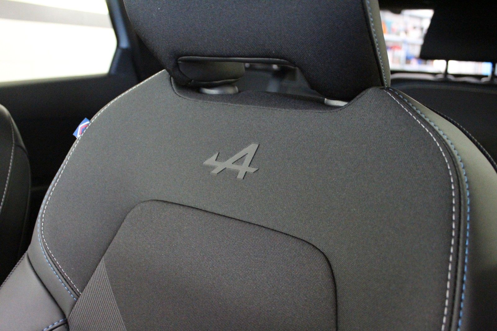 Fahrzeugabbildung Renault Captur Full Hybrid 160 E-Tech Esprit Alpine