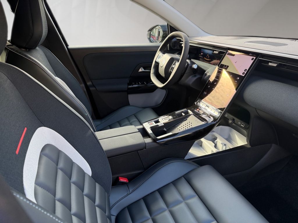 Fahrzeugabbildung Citroën e-C5 Aircross 210 Komfort-Range MAX *Schiebedach