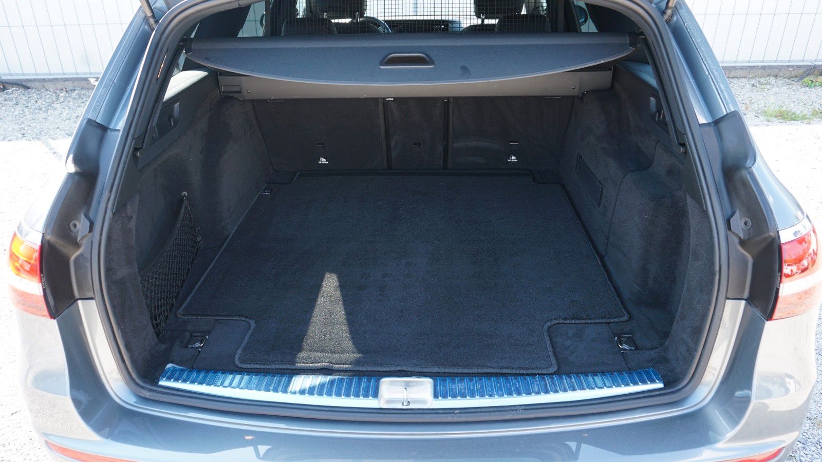 Fahrzeugabbildung Mercedes-Benz E 450 E T-Modell E 450 4Matic, AMG Line, Kamera