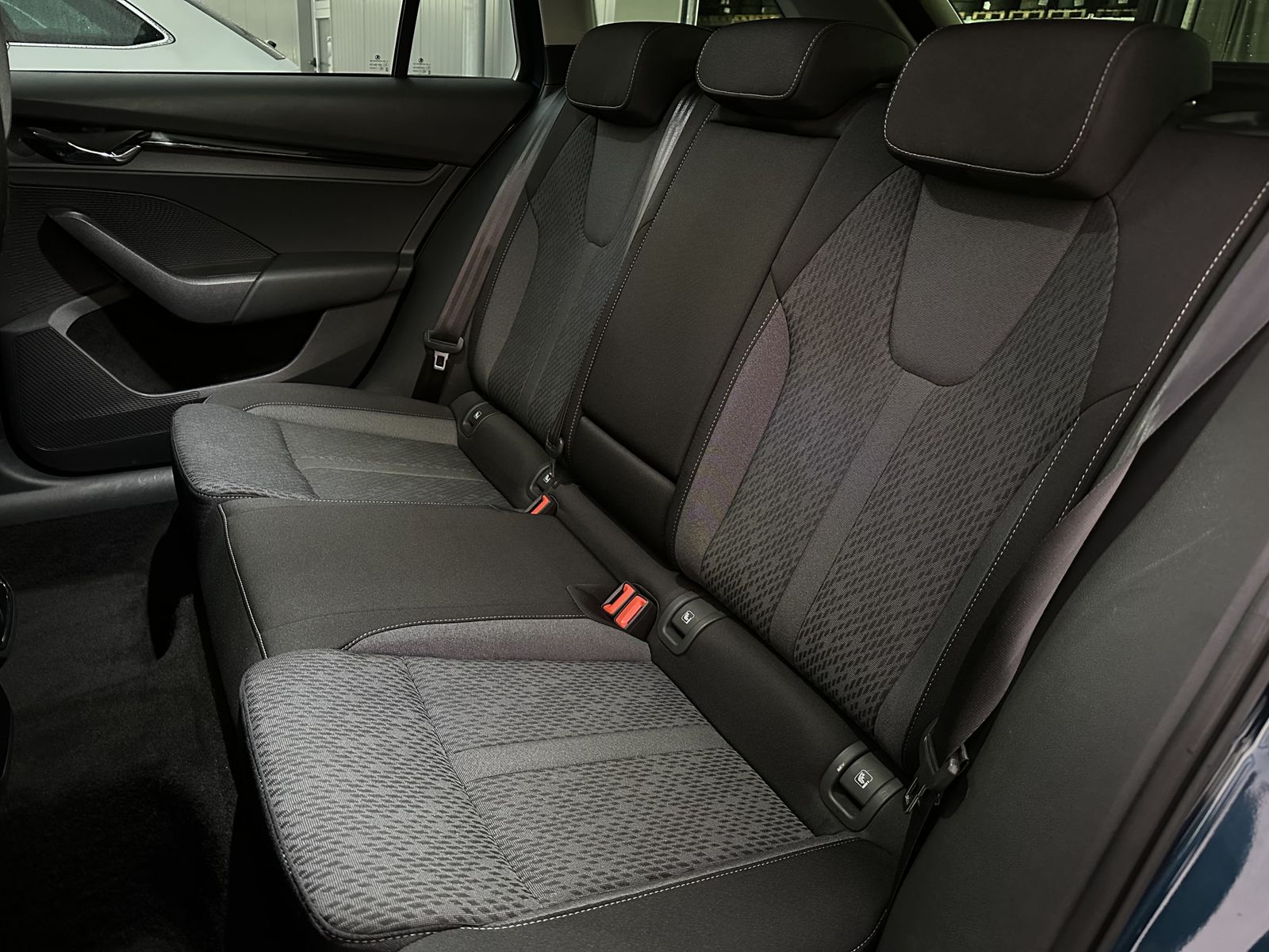 Fahrzeugabbildung SKODA Octavia Combi 2.0 TDI DSG Ambition NAV+LED+VCOCK