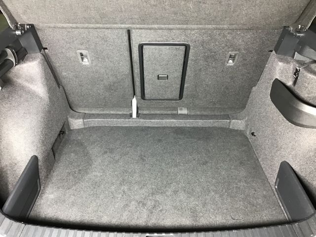 Fahrzeugabbildung Skoda Karoq Sportline 1.5 TSI DSG/Navi/ACC/Matrix/PDC