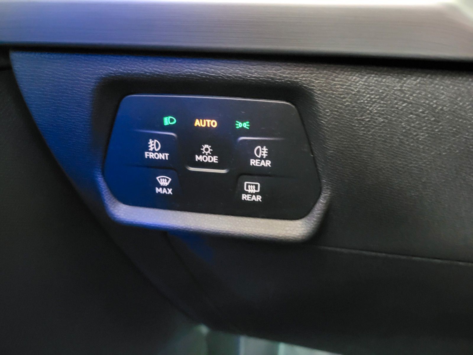 Fahrzeugabbildung SEAT Leon FR AHK/WINTER-P/LED/NAVI/KEYLESS/KAMERA