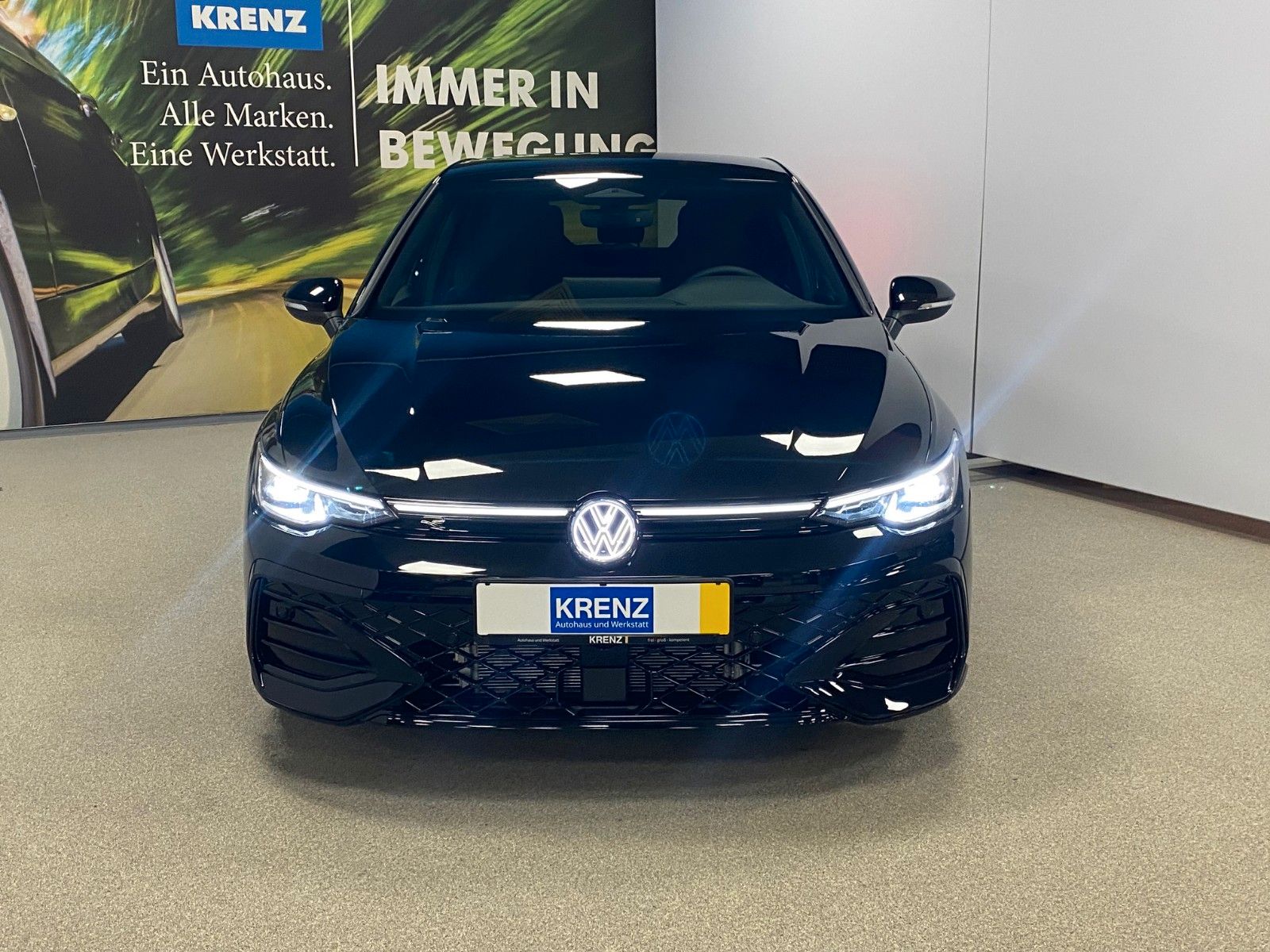 Fahrzeugabbildung Volkswagen Golf 1.5 eTSI DSG R-Line+GARANTIE 2029+ACC+KAMER