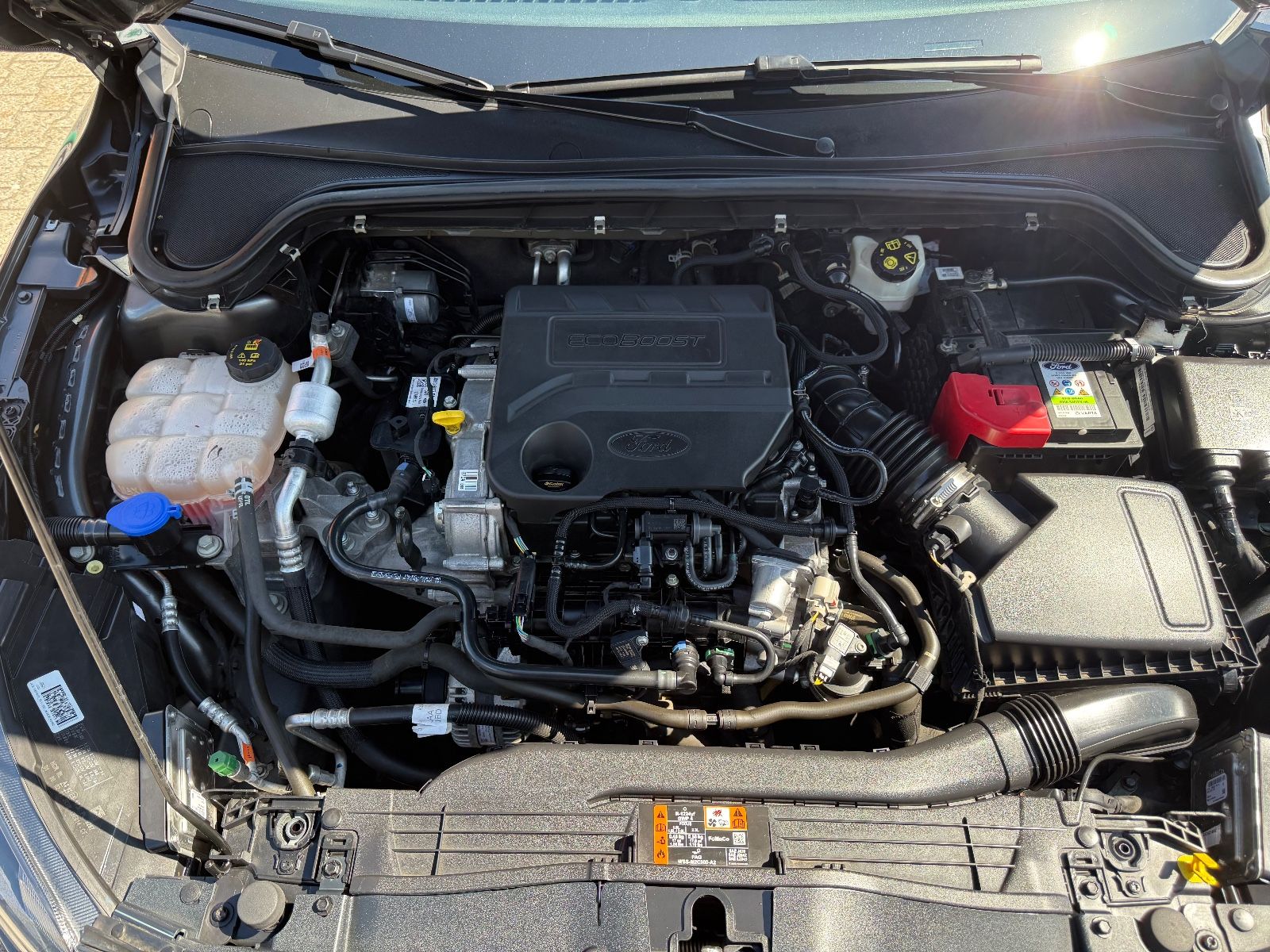 Fahrzeugabbildung Ford Focus Lim. Cool & Connect 1-HD KAMERA LED NAVI