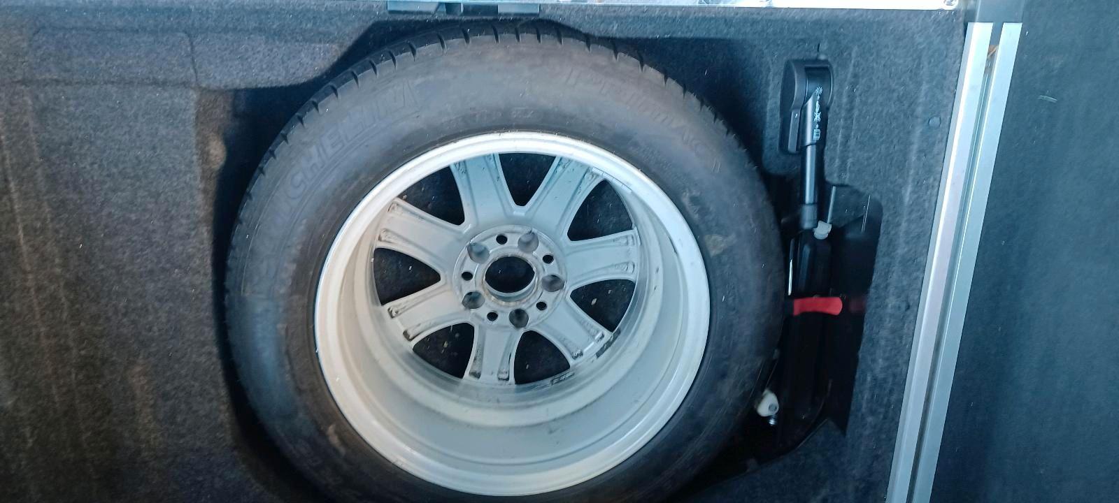 Mercedes-Benz E350 2005 — photo 15