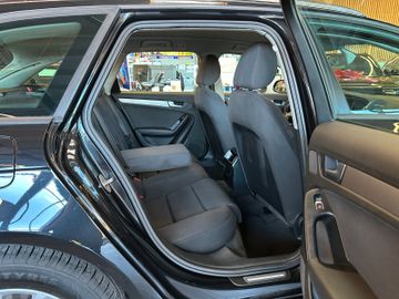 Audi A4 Avant Attraction *Navi*Sitzh*AHK*TÜV Neu*