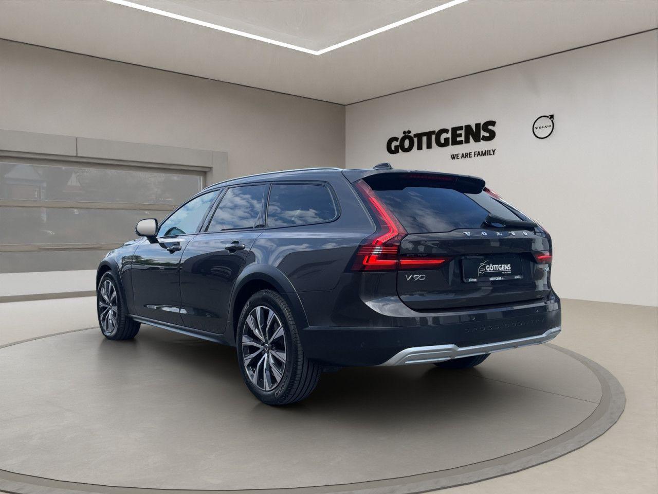 Volvo V90 CC B4 AWD Plus LUFT SD 360° STANDH. 19LM