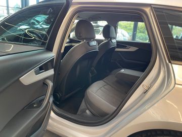 Audi A4 Avant 2.0 TDI Aut. *NAVI*SHZ*PDC*BI-XENON*