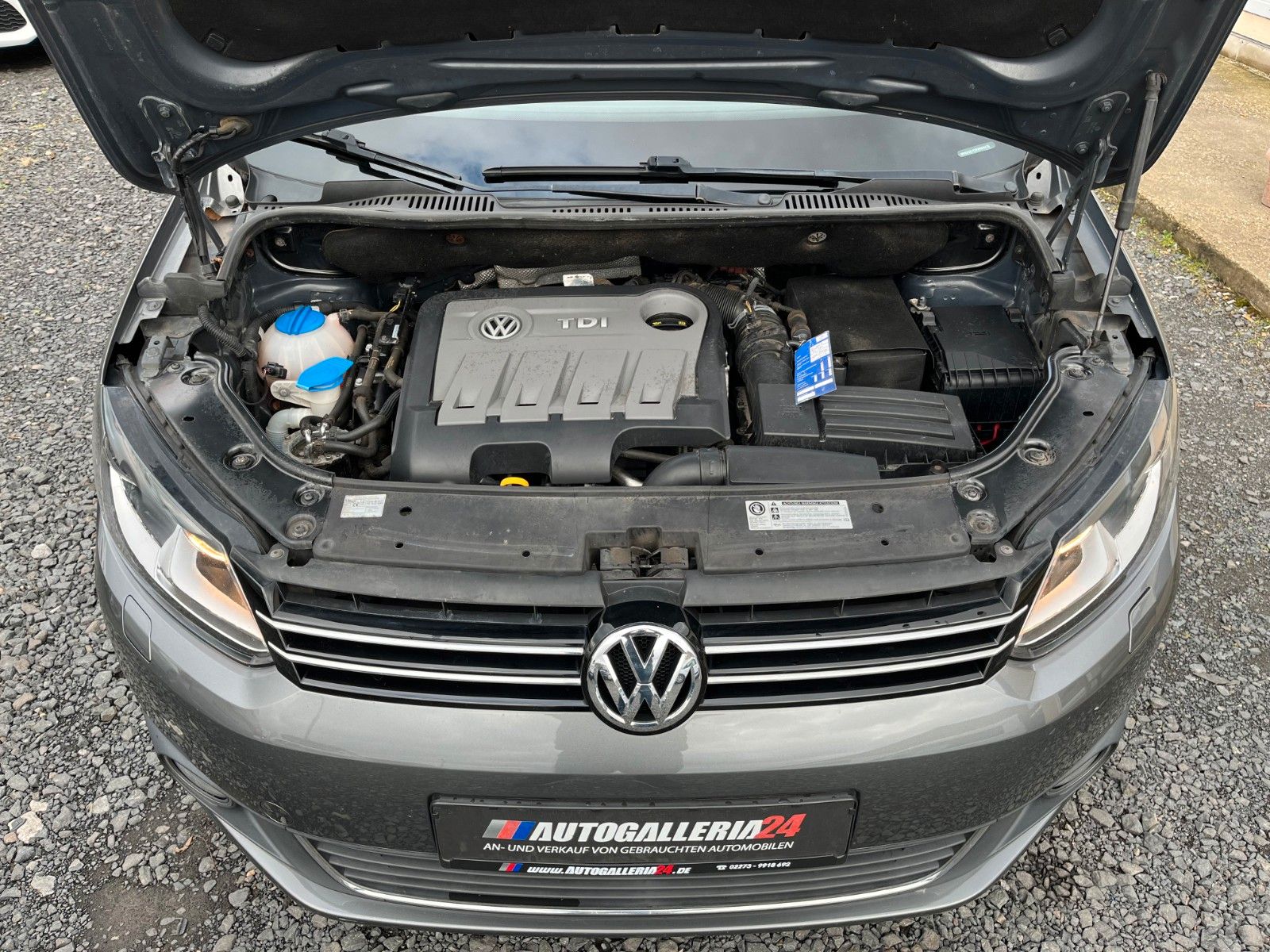 Fahrzeugabbildung Volkswagen Touran 2.0 TDI HIGHLINE DSG Navi RKam AHK Alcant