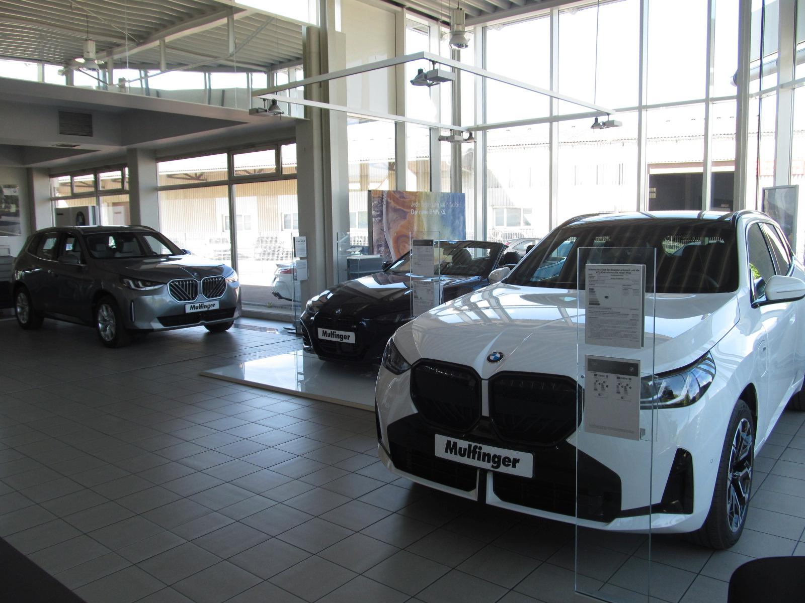 showroom-image-top