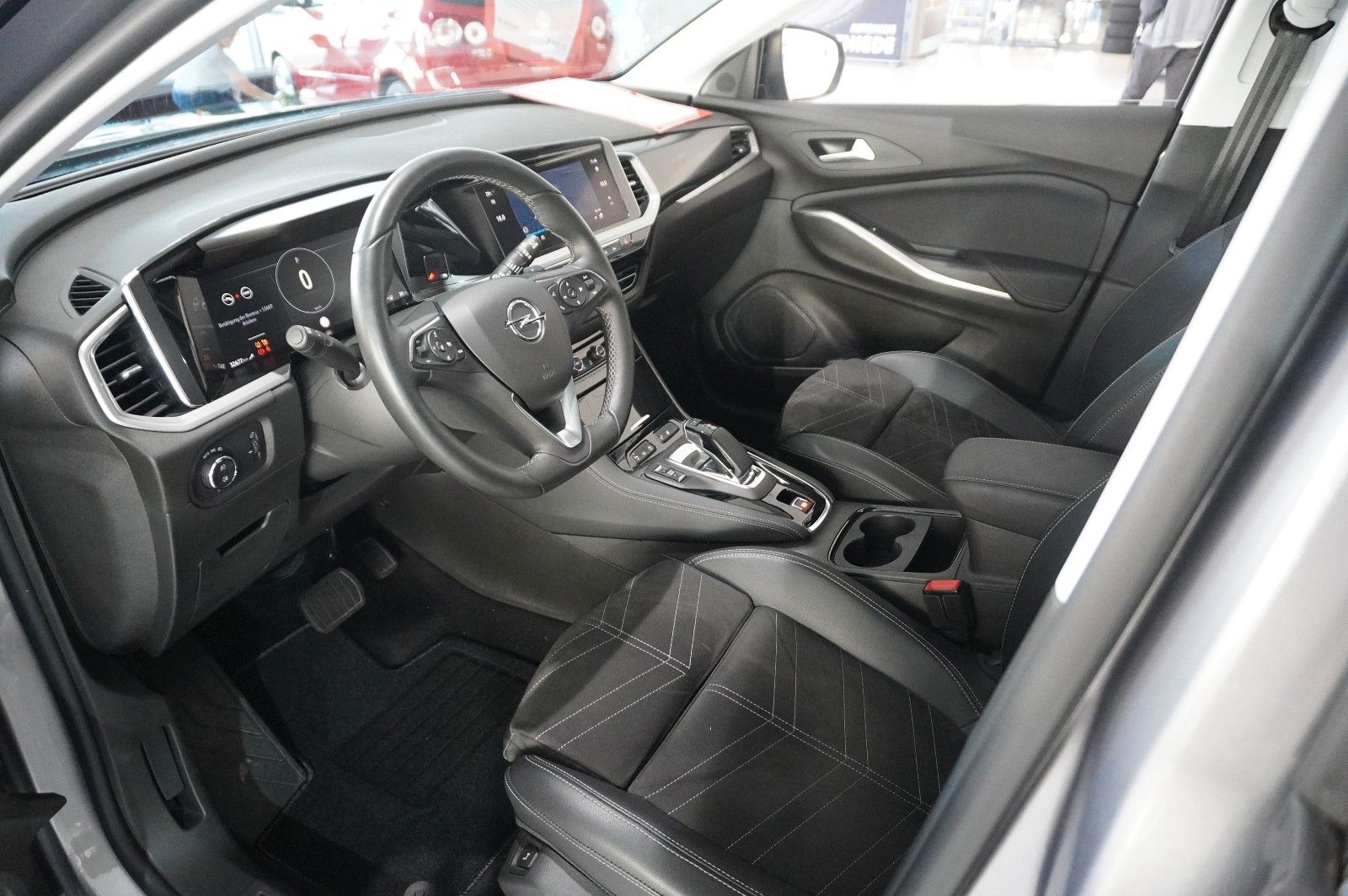 Fahrzeugabbildung Opel Grandland (X) ULTIMATE 4HYBRID NAVI/LED/SPORT/SH