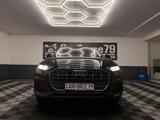 Audi Q8 55 TFSI quattro LENKRAD-,SITZHZG AHK HEADUP - : Allradantrieb, Geländewagen