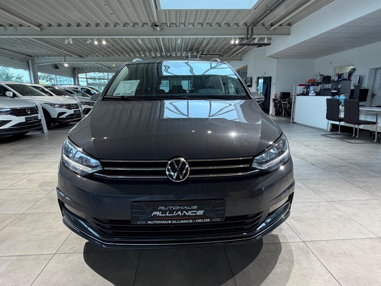 Volkswagen Touran Highline * 7-Sitzer * ACC * PDCv+h *