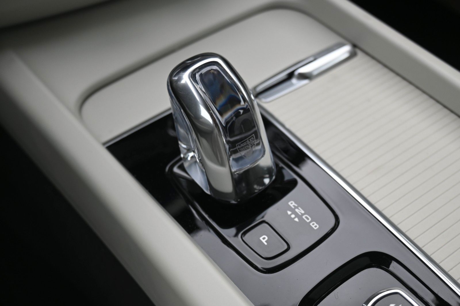Fahrzeugabbildung Volvo XC60 T8 AWD Momentum Plug-In Hybrid*PANO*BLIS