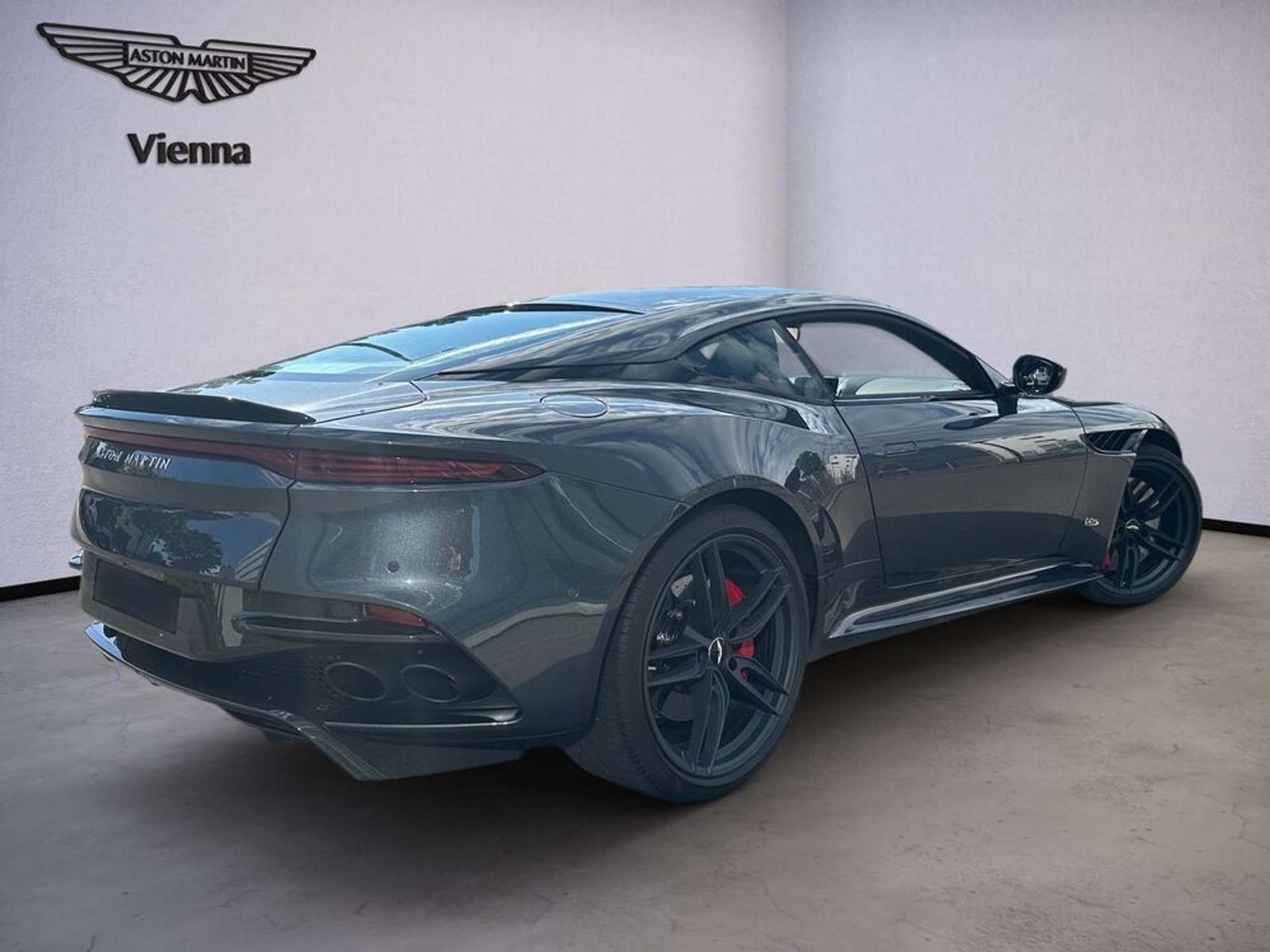 Aston Martin DBS Superleggera / Bang & Olufsen Beosound Audio imagem 3