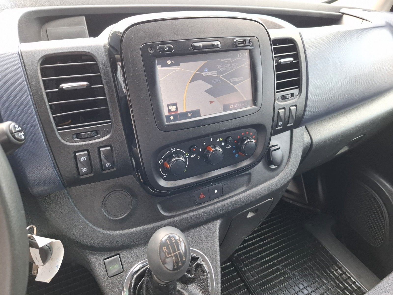 Fahrzeugabbildung Opel Vivaro B Combi ! 9-Sitzer ! NAVI ! PDC !
