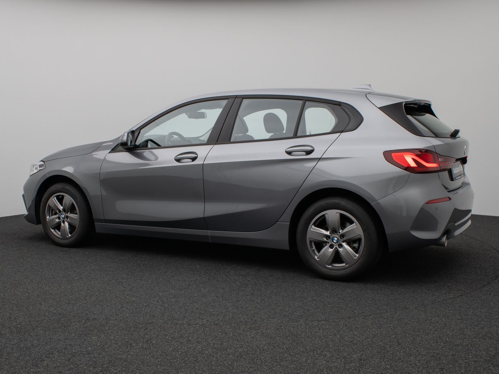 Fahrzeugabbildung BMW 118i DAB CockPitPr PDC Alarm Geschwindigkeitsreg