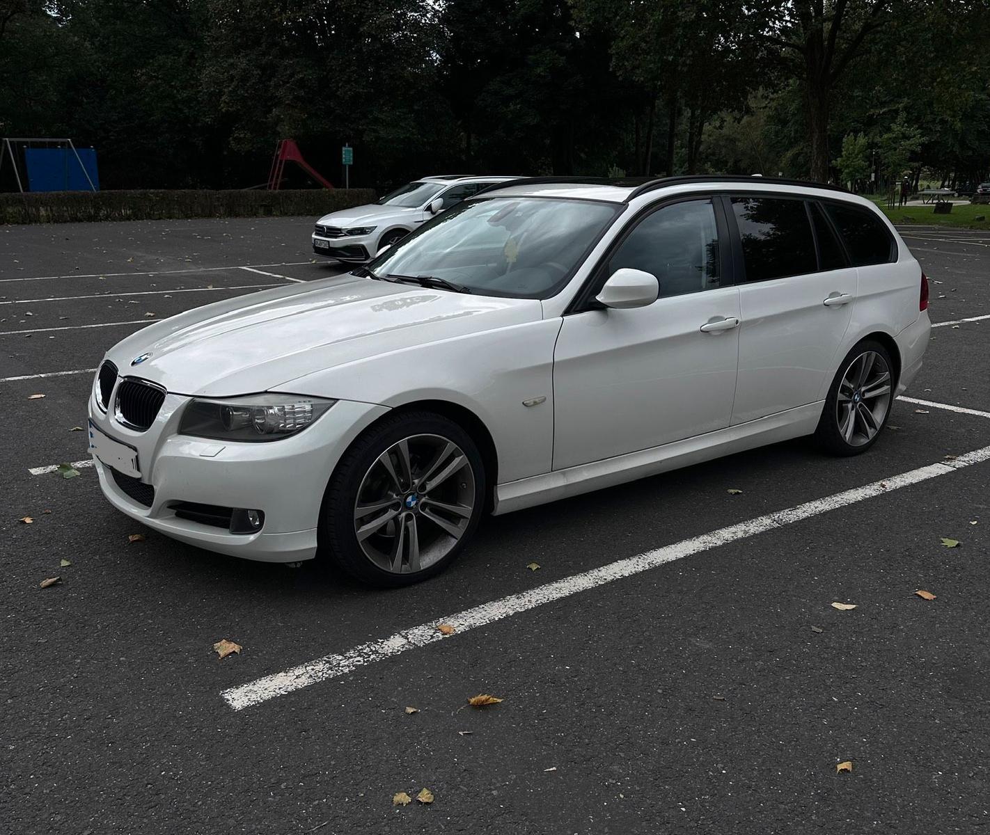 BMW 120 2012 — engine 184 HP (135kW)