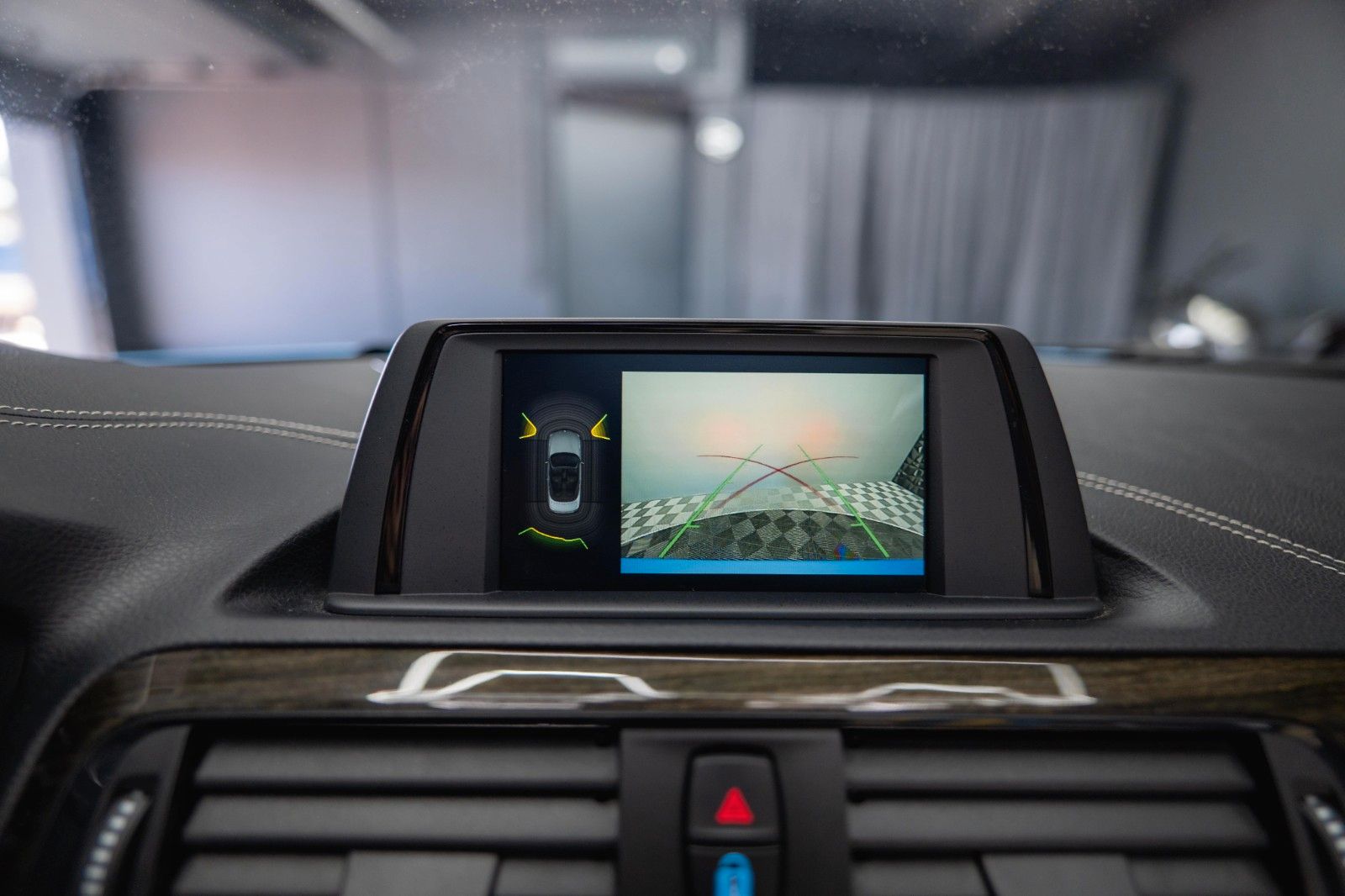 Fahrzeugabbildung BMW 230i Cabrio M-Sport Performance Shadow Line LED