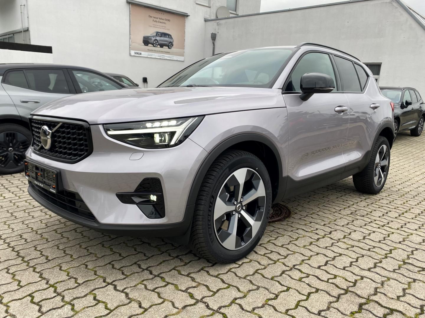 Volvo XC40 B3 Plus Dark Lichtpaket