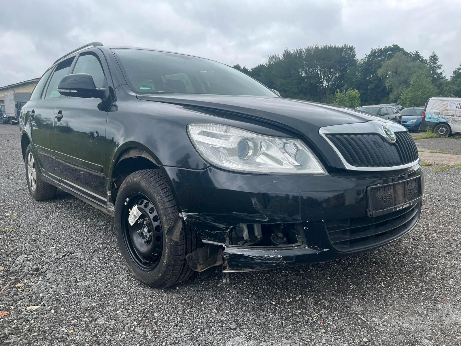 Skoda Octavia Combi Elegance 1,6TDI - FRONTSCHADEN