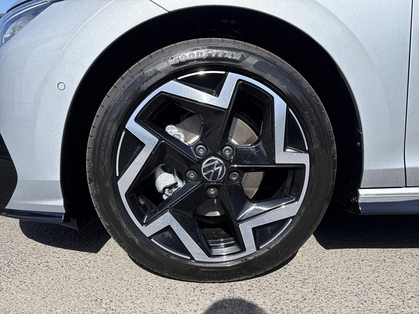 Volkswagen Golf VIII R-Line 1.5 eTSI DSG, HEAD-UP, NAVI, миниатюра 7