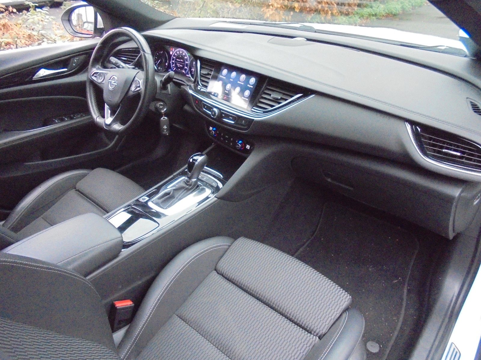 Fahrzeugabbildung Opel Insignia B Grand Sport Innovation Automatik/Navi