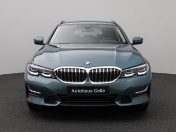 Fahrzeugabbildung BMW 320d Luxury Line Kamera HUD DAB HiFi Komfort LED