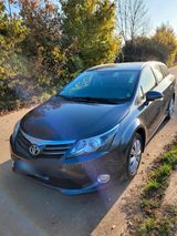 Toyota Avensis - Toyota Avensis aus 2013