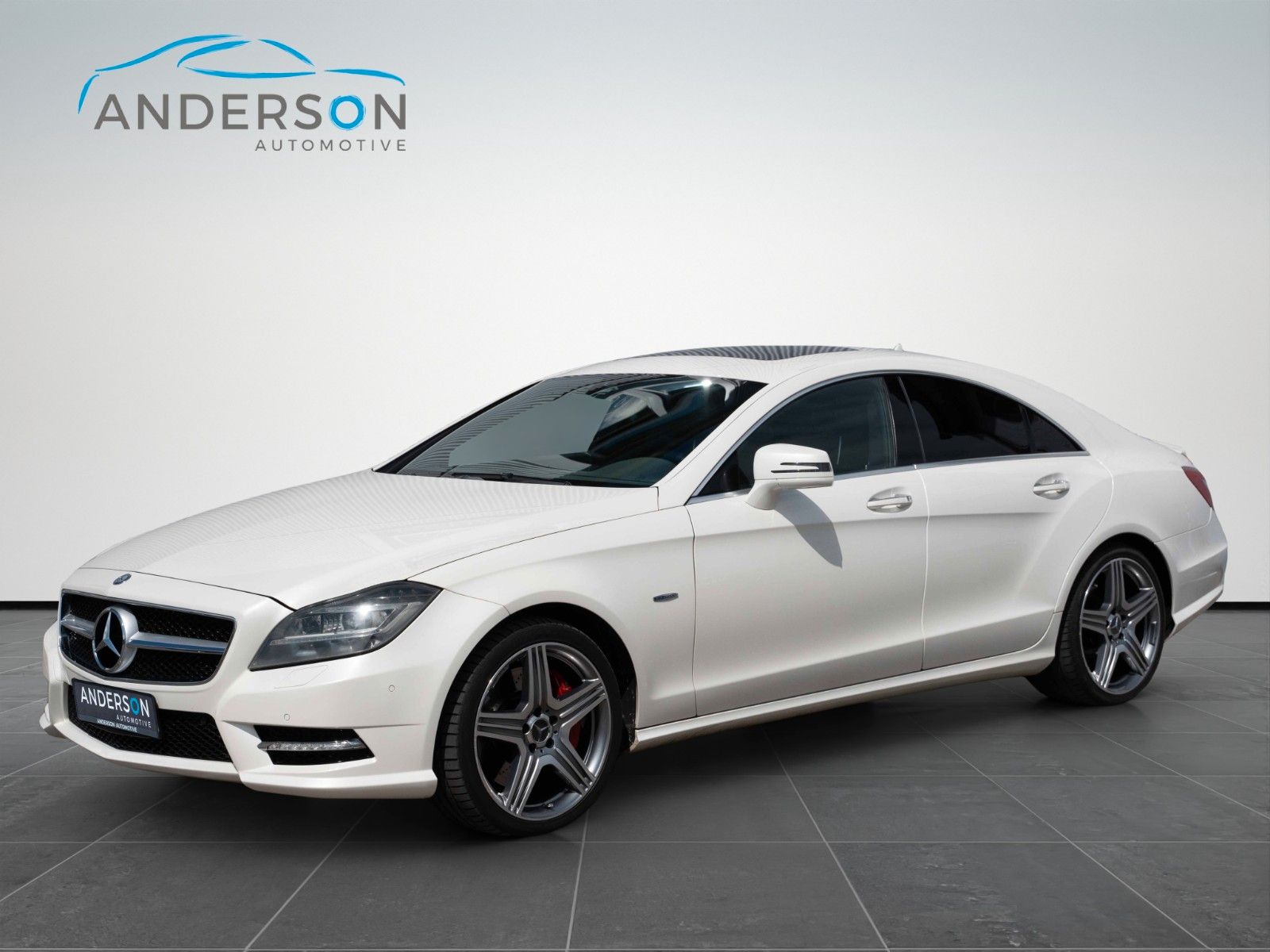Fahrzeugabbildung Mercedes-Benz CLS 500 AMG XENON PANO LEDER MEMORY 19" TEL H&K