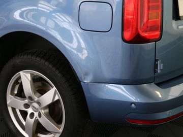 Volkswagen Caddy 2.0 TDI DSG NAVI SHZ FLÜGELTÜR AHK 150PS