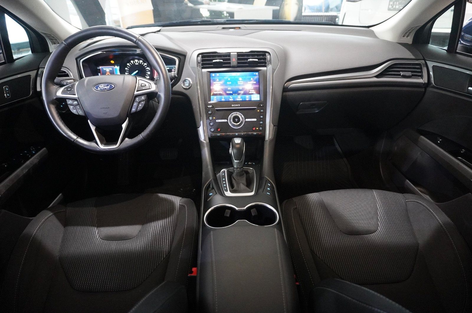 Fahrzeugabbildung Ford Mondeo Turnier 2.0 TITANIUM NAVI/LED/KAMERA/DAB+