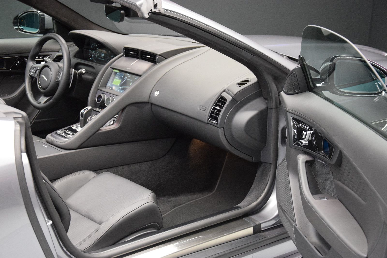 Fahrzeugabbildung Jaguar F-Type Cabrio R-Dynamic Memory Vollleder S-AGA