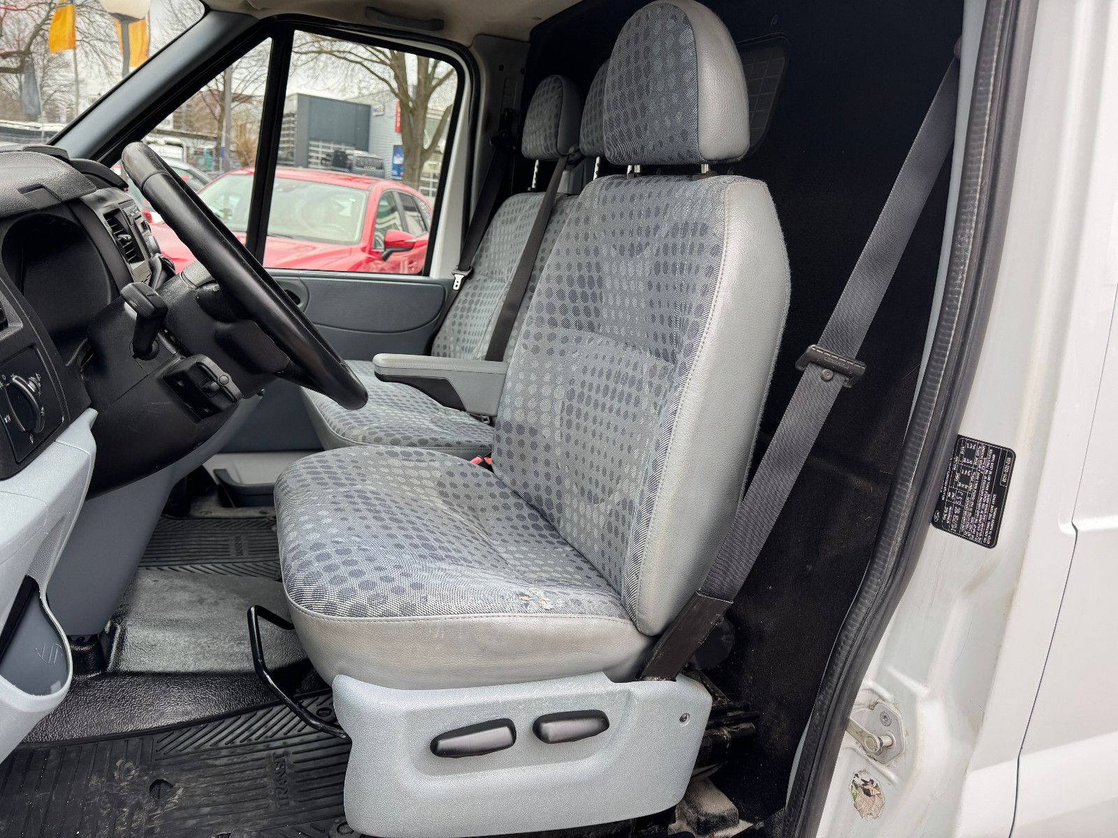 Fahrzeugabbildung Ford Transit Kasten FT 350 HOCH & LANG KLIMA H.REGALE