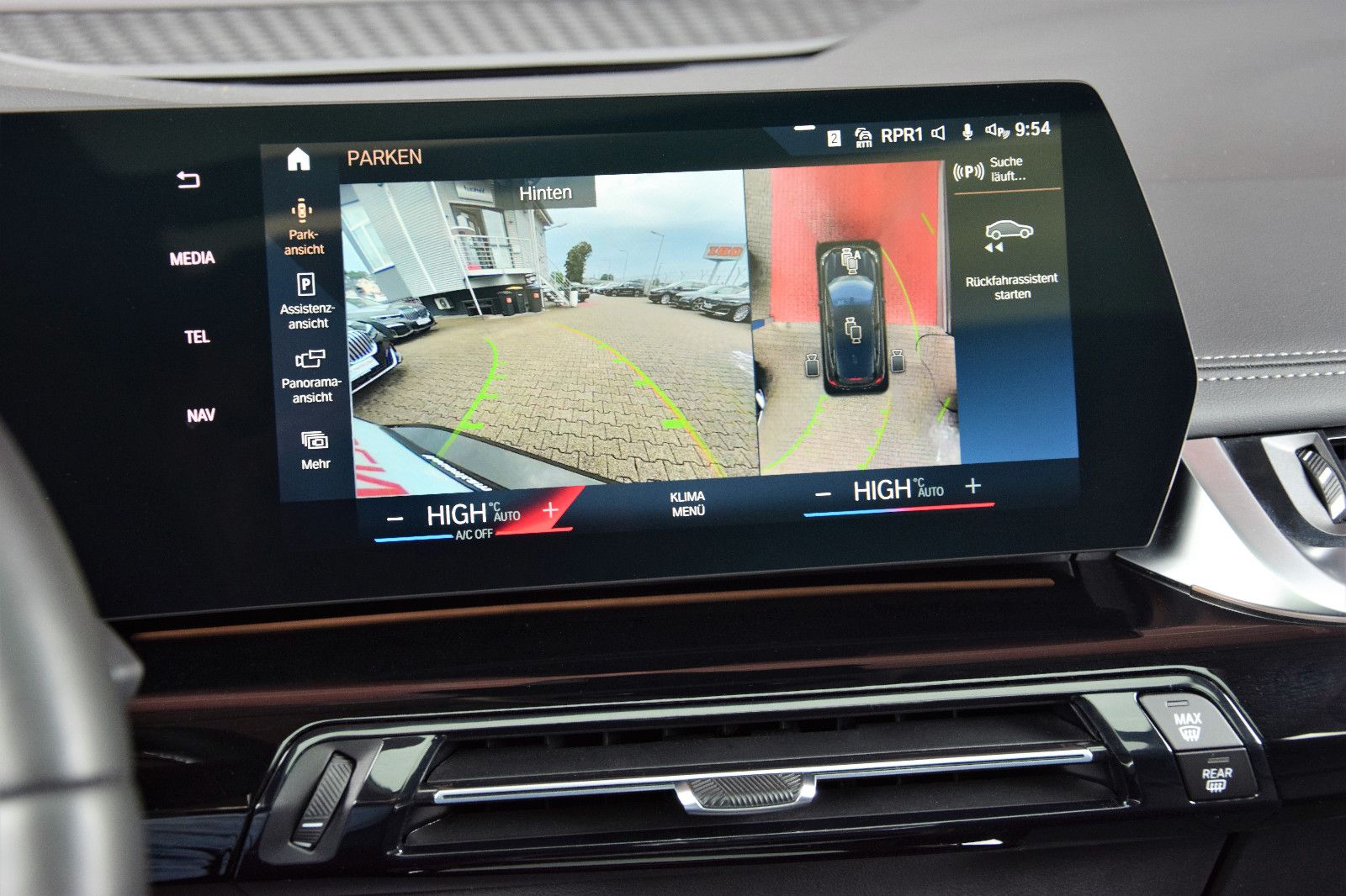 Fahrzeugabbildung BMW 218i Active Tourer Luxury Line Pano LED 360° HuD