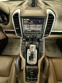 Porsche Cayenne - 9