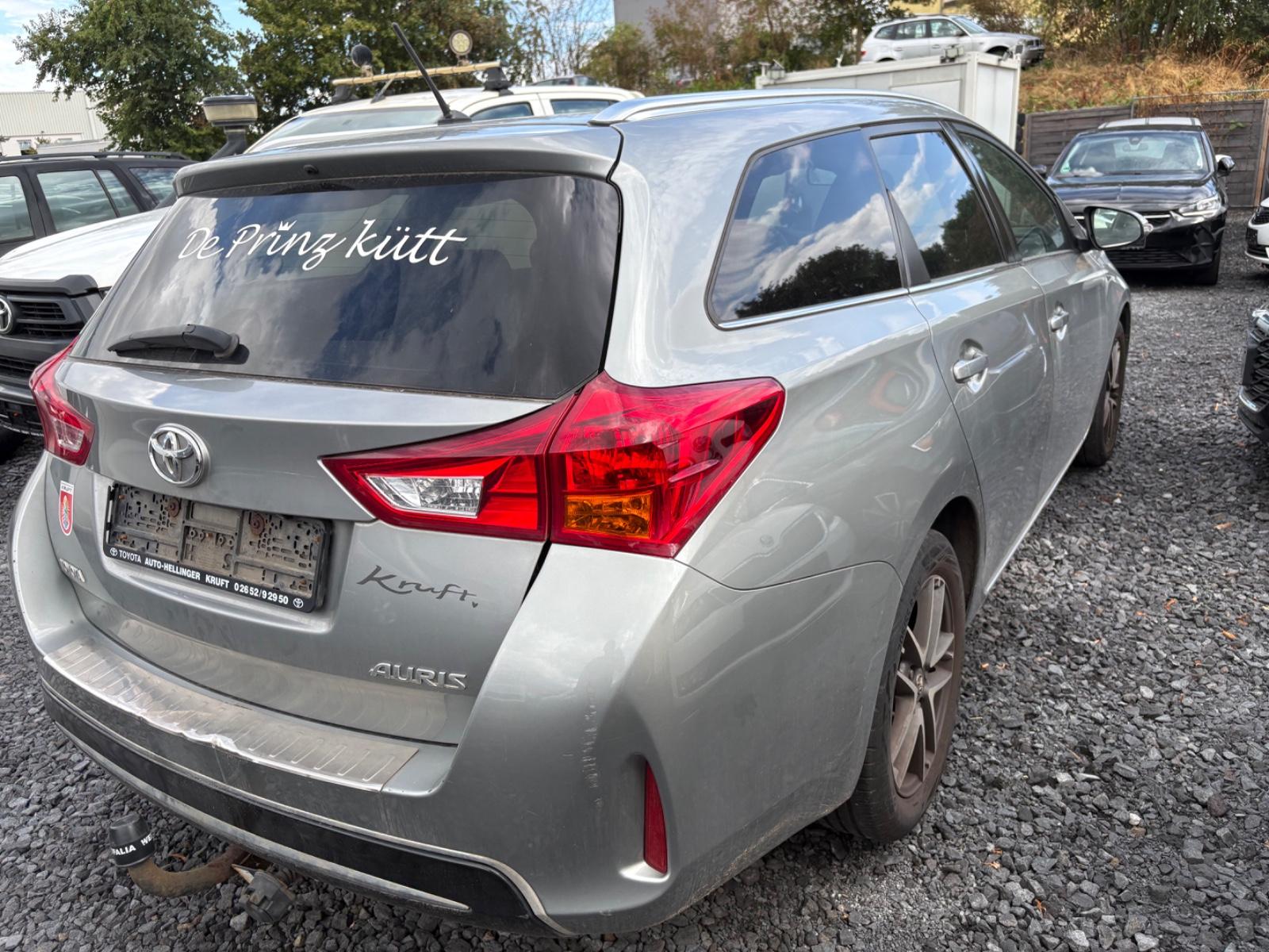 Toyota Auris 2014 — rear view