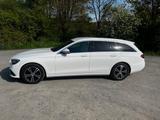 Mercedes-Benz E 200 4MATIC T Avantgarde Autom. Mildhybrid AHK - Mercedes-Benz E 200: Kombi, 4matic