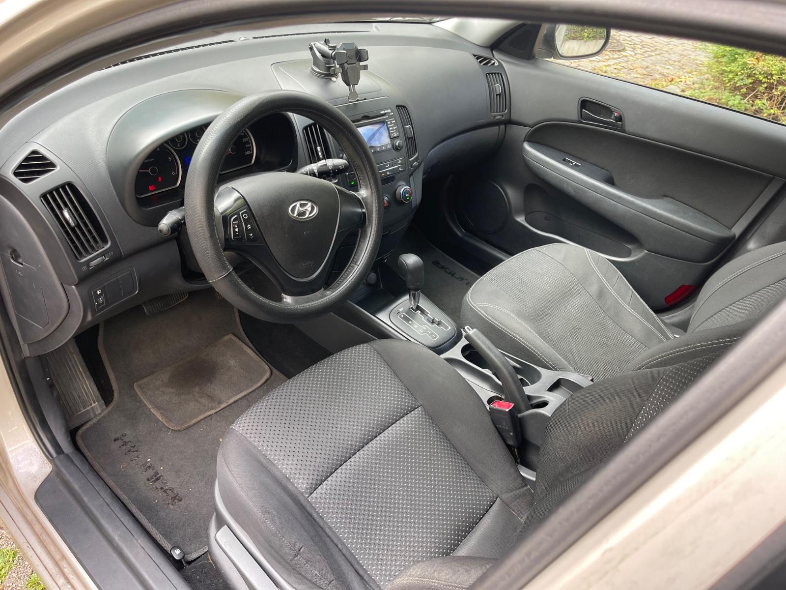 Hyundai i30 2011 — photo 10