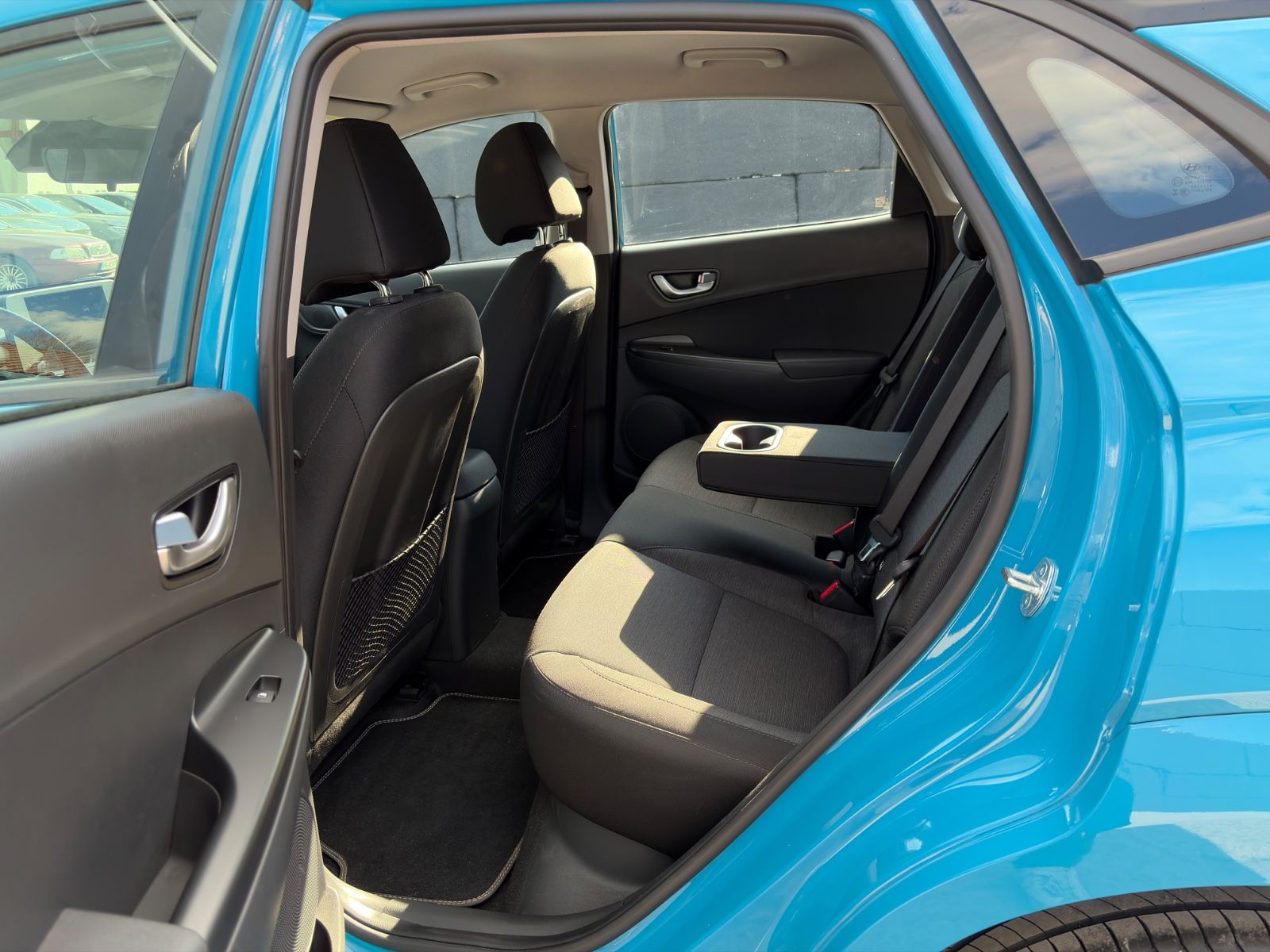 Fahrzeugabbildung Hyundai KONA E Select 2WD ACC LKAS SHZ LHZ CAM CarPlay