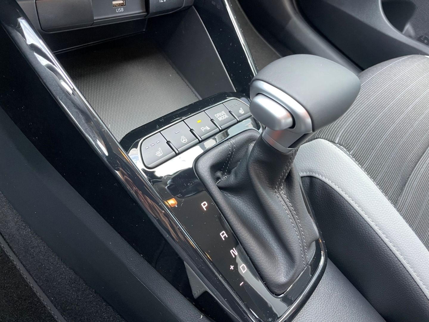 Fahrzeugabbildung Kia Stonic Spirit LED totWinkAss Kamera Tempomat